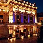 Theater Centrum 3* لوفين