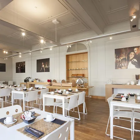 Theater Centrum فندق