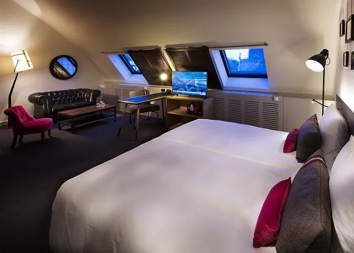 씨어터 루뱅 센트럼 호텔