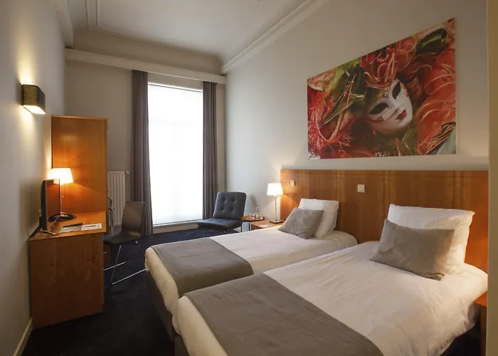 씨어터 루뱅 센트럼 호텔 루벤