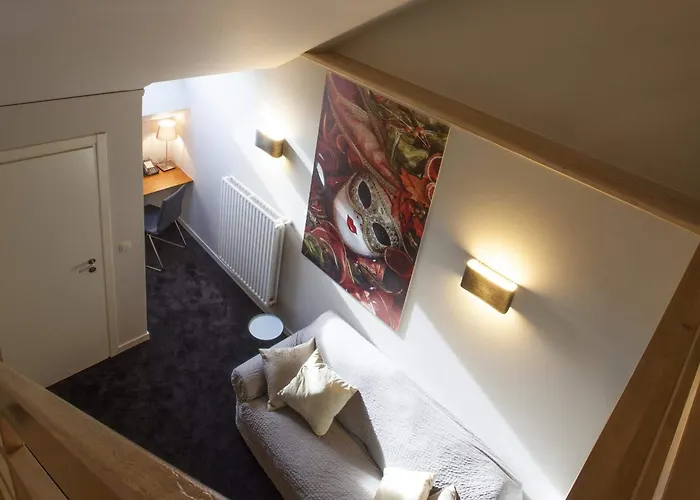 씨어터 루뱅 센트럼 3*